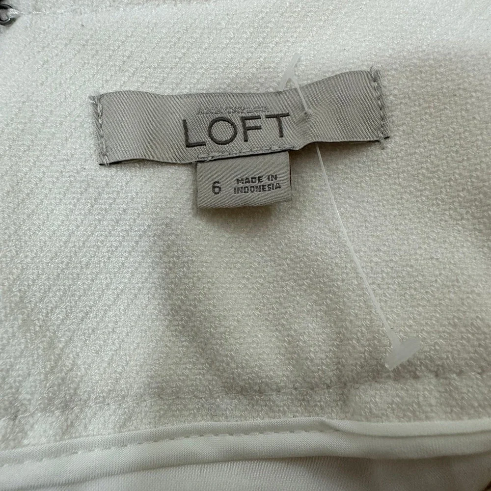 Ann Taylor LOFT Cream Sailor Pencil Skirt Size 6 Button Accent Textured Lined‎